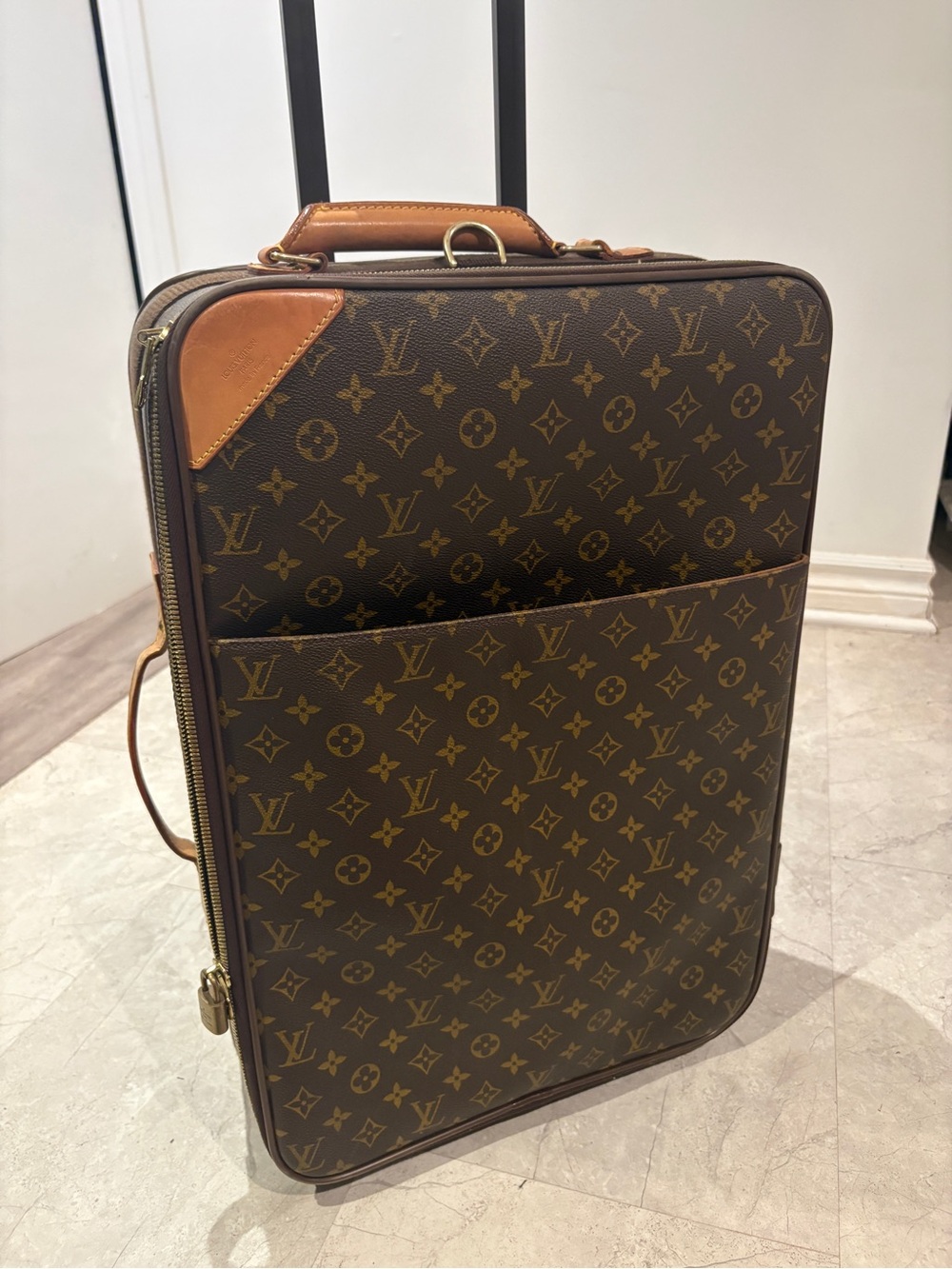 Louis Vuitton Pegase 55
M23294 Monogram SP0939 Authentic